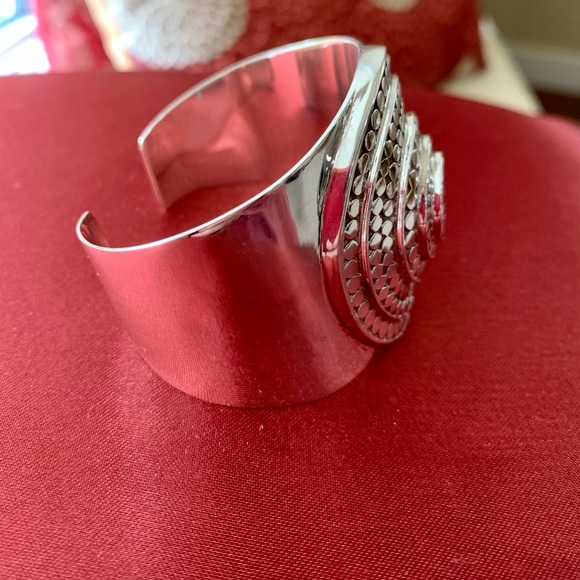 ⭐️Host Pick⭐️RARE ANNA BECK RETIRED CUFF - Picture 6 of 10